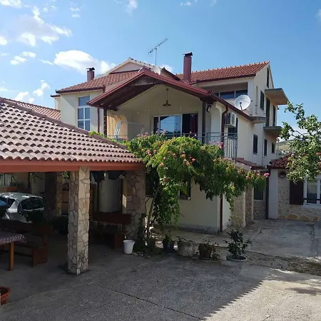 Apartman Danilo شقة