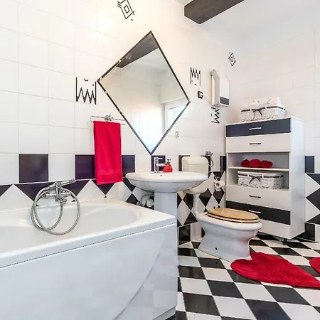 Apartman Danilo شقة *